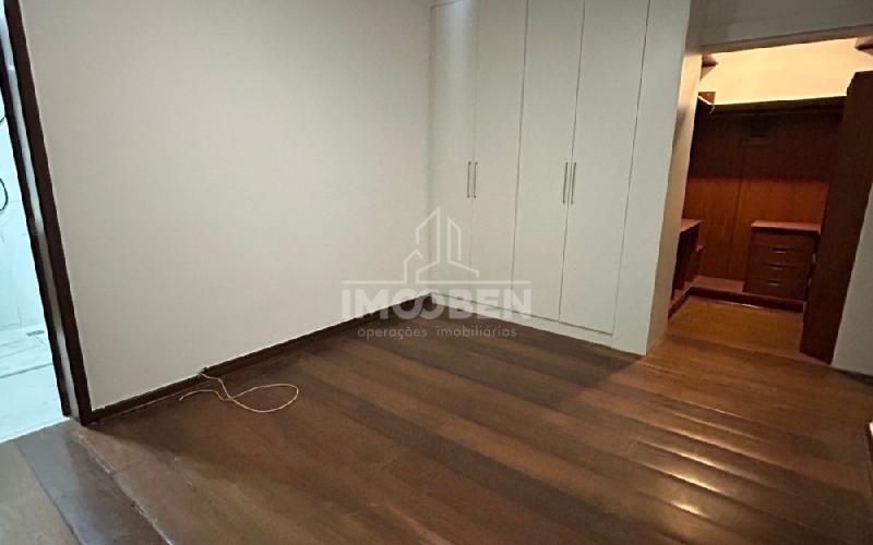 Apartamento de alto parão - Edifício Montpellier