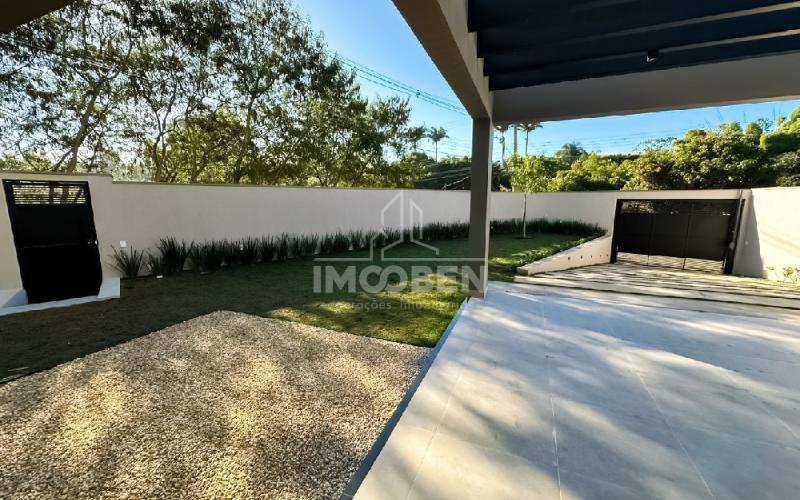Casa à Venda em Serra Negra