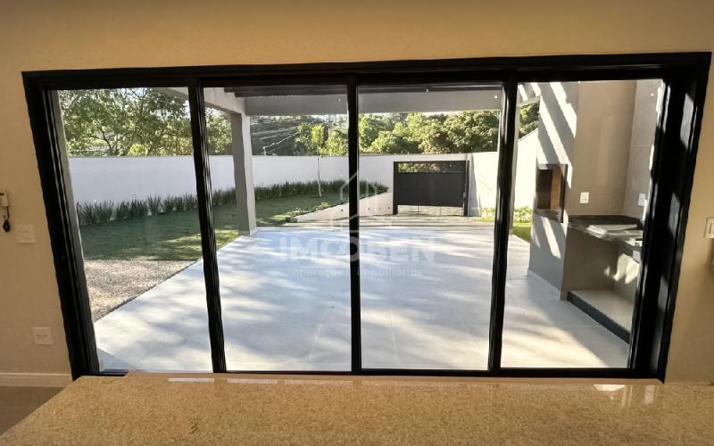 Casa à Venda em Serra Negra