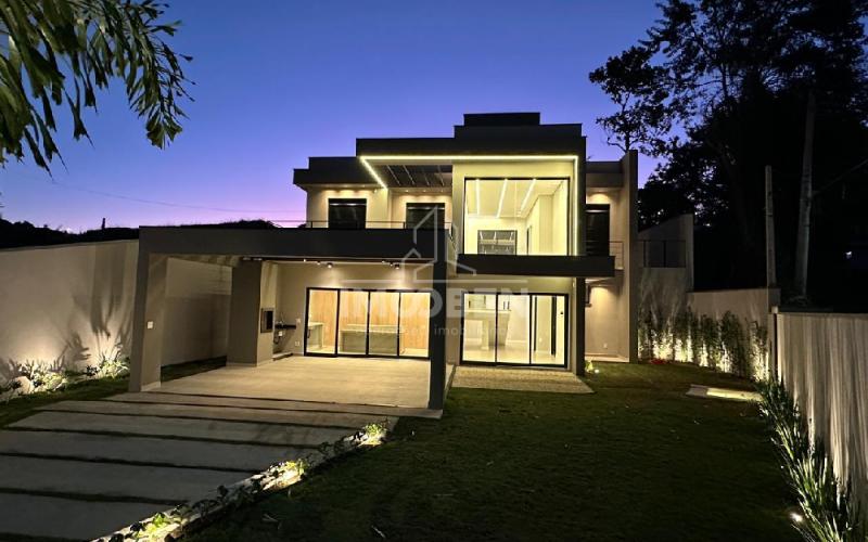 Casa à Venda em Serra Negra