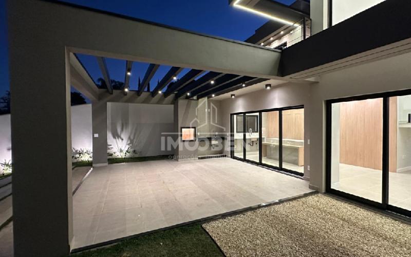 Casa à Venda em Serra Negra