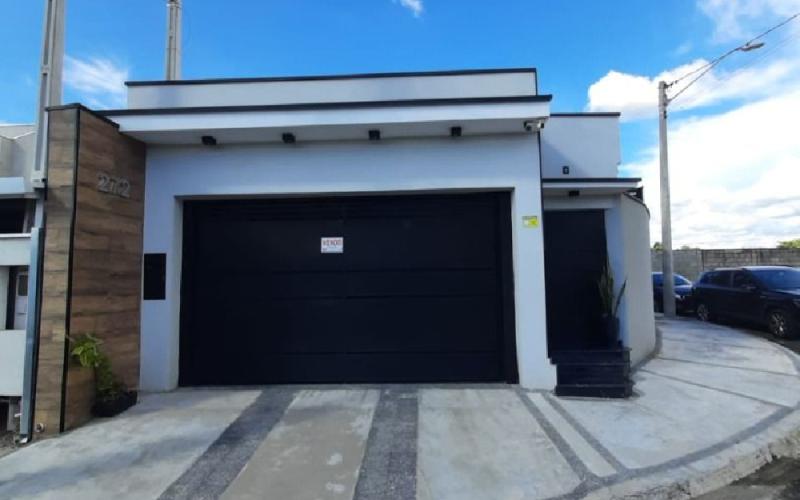 Casa com 2 dormitórios à venda, 143 m² por R$ 680.000 - Jardim Modelo - Amparo/SP