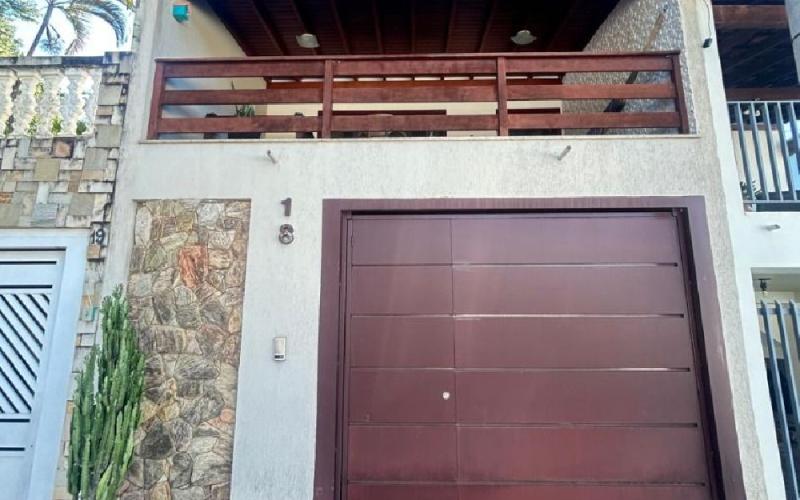 Casa com 3 dormitórios à venda, 131 m² por R$ 700.000 - Jardim Adélia - Amparo/SP
